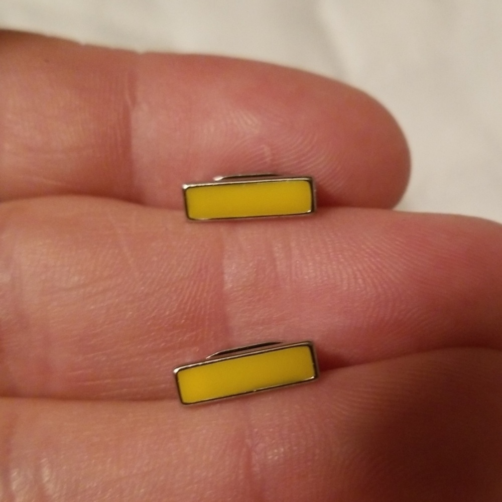 Yellow color bar